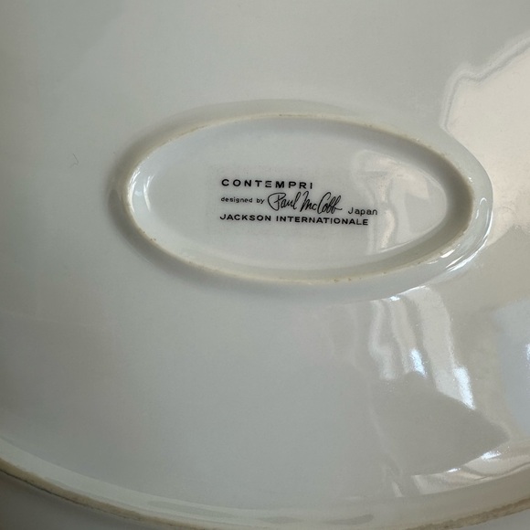 Elegant White Ceramic Serving Platter - Picture 3 of 3